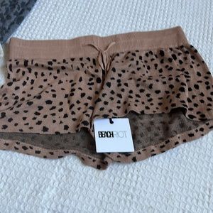 Beach Riot NWOT shorts revolve clothing feline print hot pants